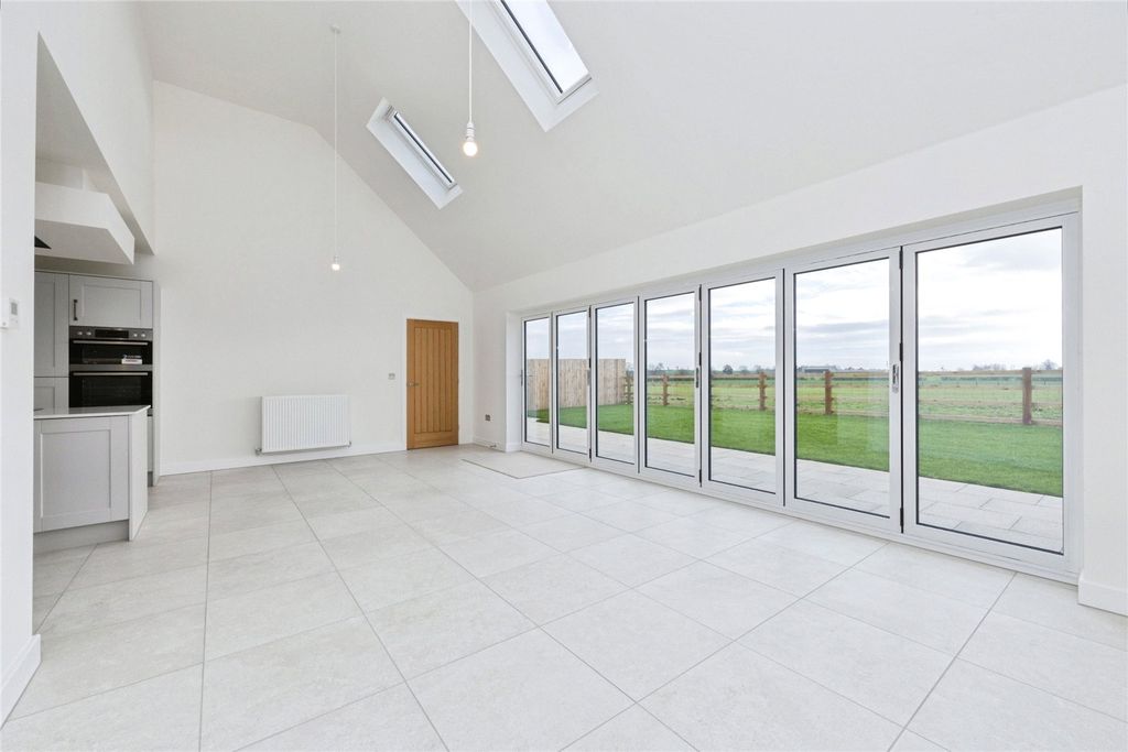 Property photo 2 of 18 Picture No. 03