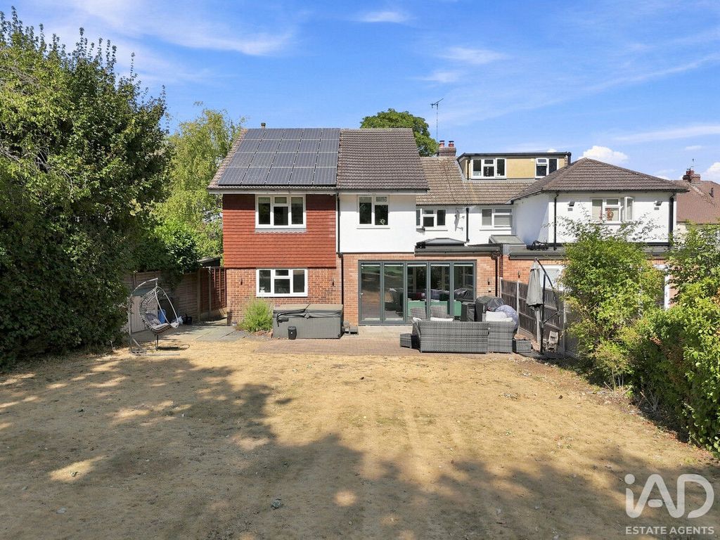 Property photo 1 of 28