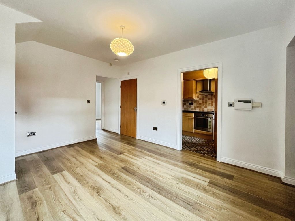 Property photo 3 of 13 4235516