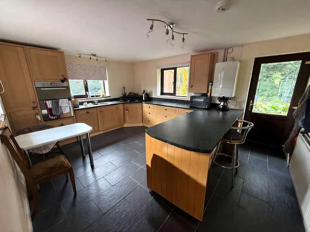 Property photo 3 of 12 Gallery