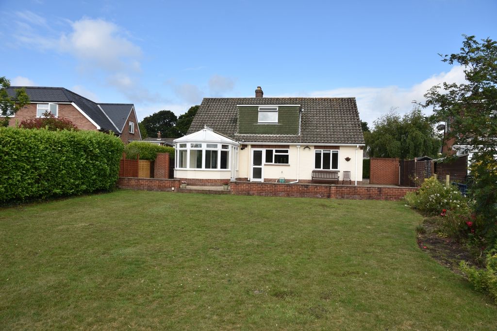 Property photo 1 of 32