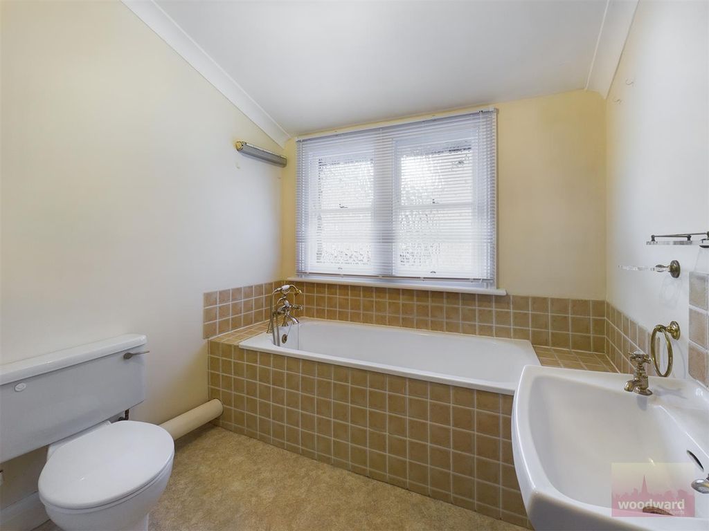 Property photo 3 of 10 Cam01320G0-Pr0037-Still003.Jpg