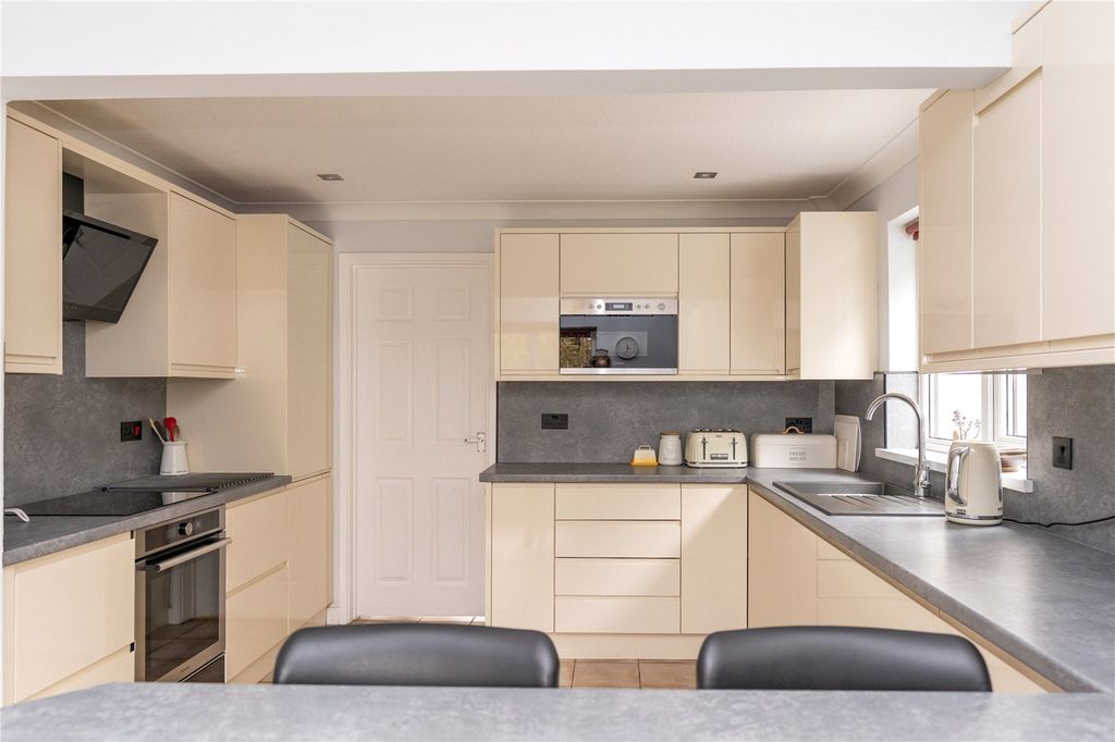 Property photo 3 of 22 Picture No. 09