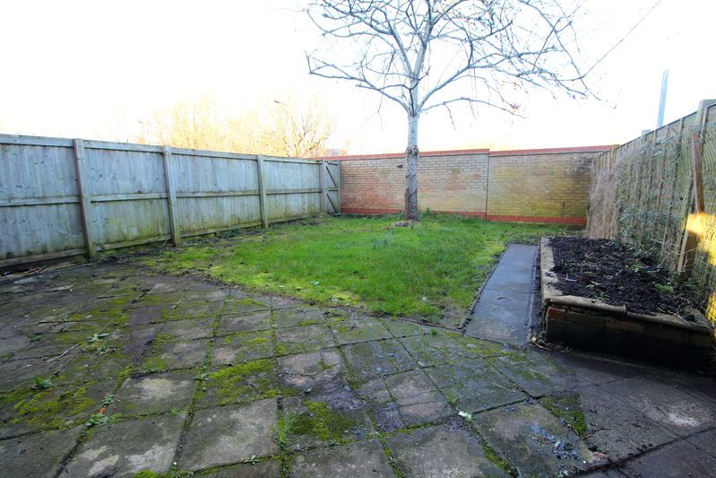 Property photo 3 of 8 Garden