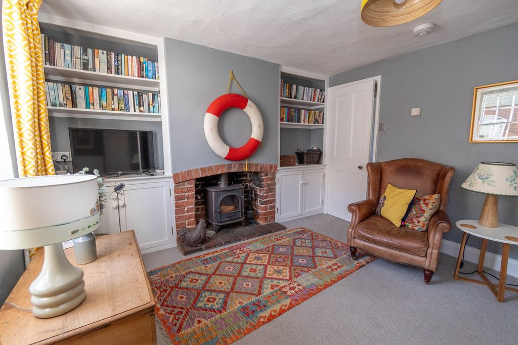 Property photo 3 of 12