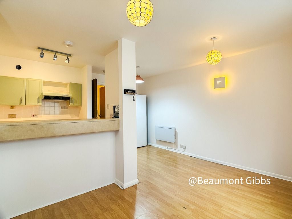 Property photo 3 of 8 5719483