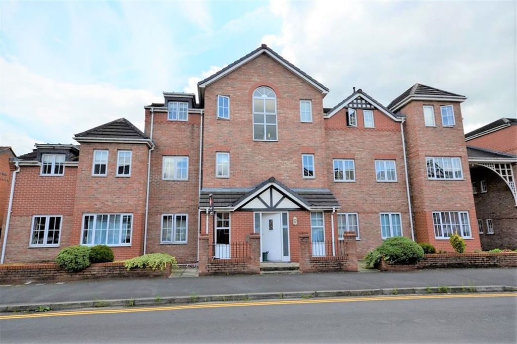 Property photo 1 of 10 (Main)