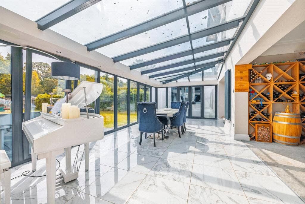 Property photo 3 of 19 Orangery