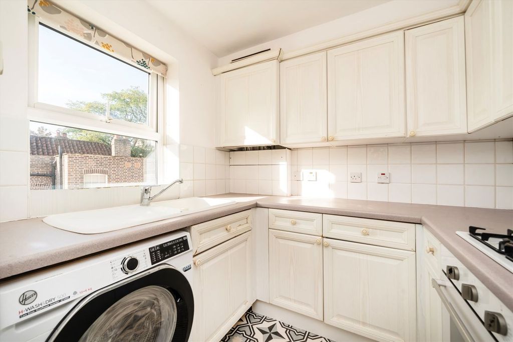 Property photo 3 of 5