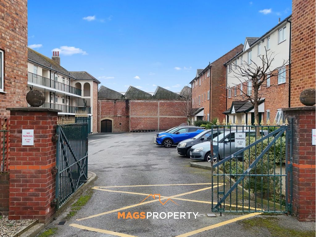 Property photo 2 of 23