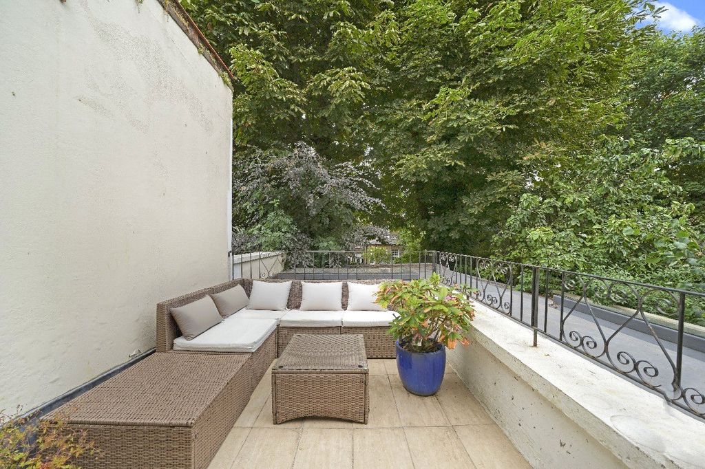 Property photo 2 of 13 Picture No. 24