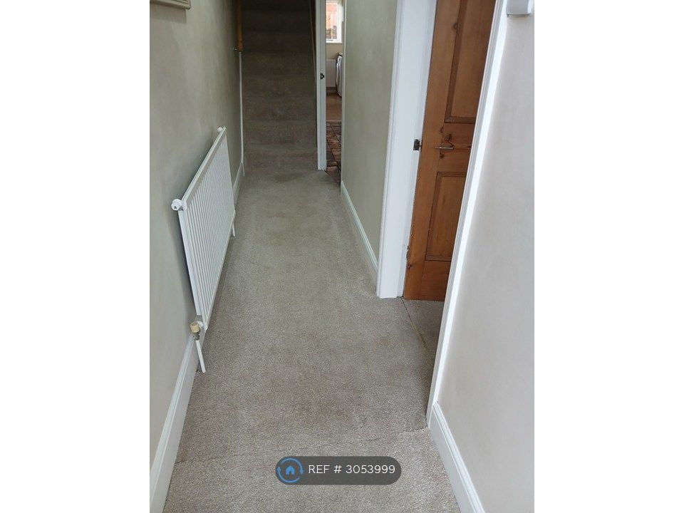 Property photo 3 of 17 Hallway