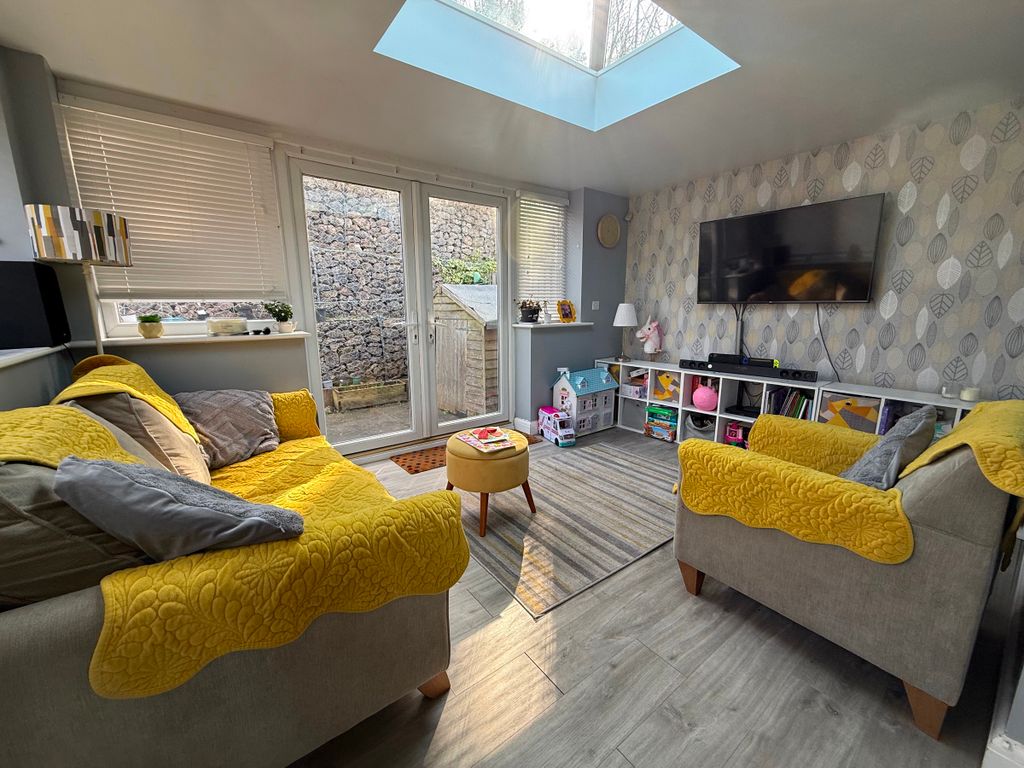 Property photo 2 of 19