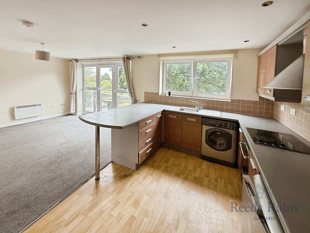 Property photo 2 of 10 Kitchen