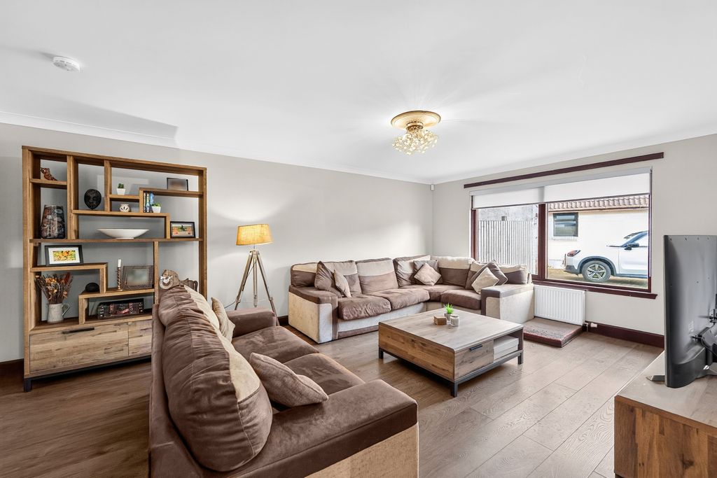 Property photo 3 of 31 Pbox-Img.Jpg