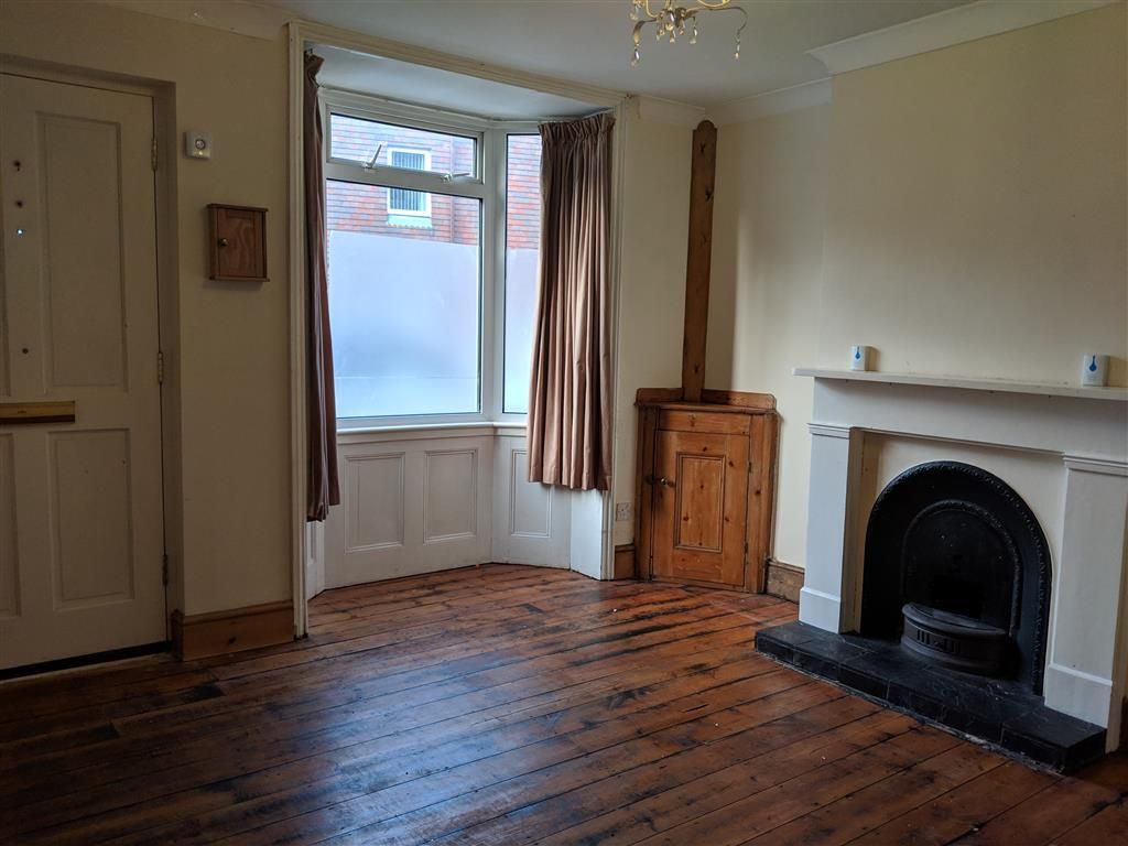 Property photo 2 of 6 Living Room