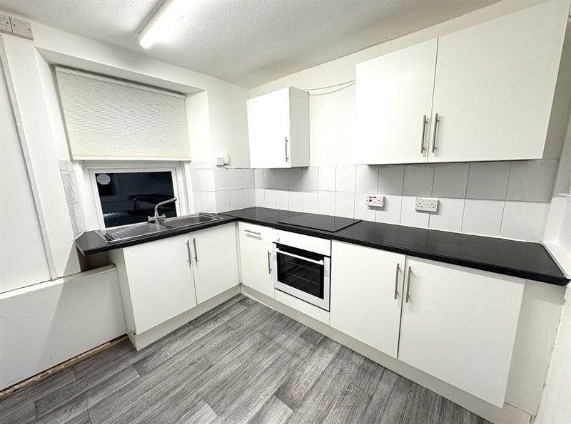 Property photo 3 of 8 0F013E02-1Aa4-4F25-Ab58-375Ba8305d48