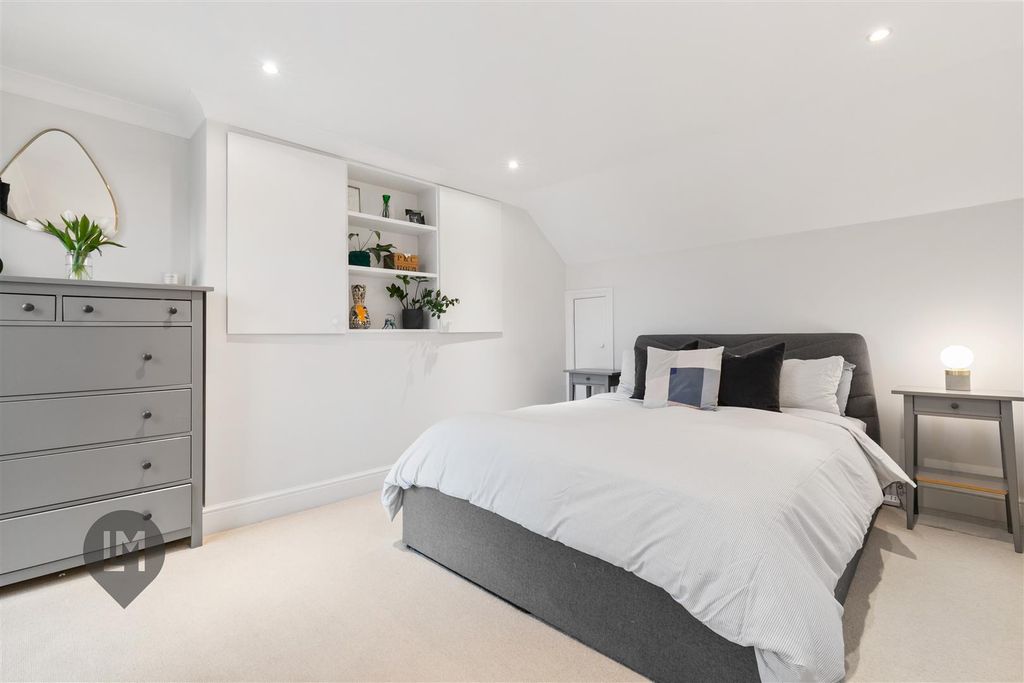 Property photo 3 of 7 Bedroom