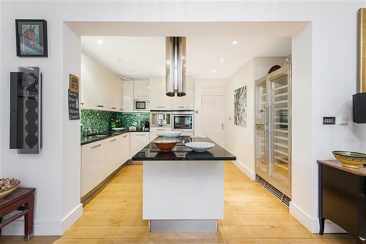 Property photo 1 of 13 Image