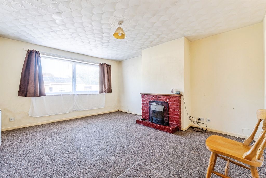 Property photo 3 of 17