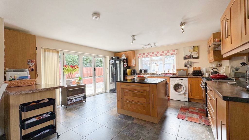 Property photo 1 of 25