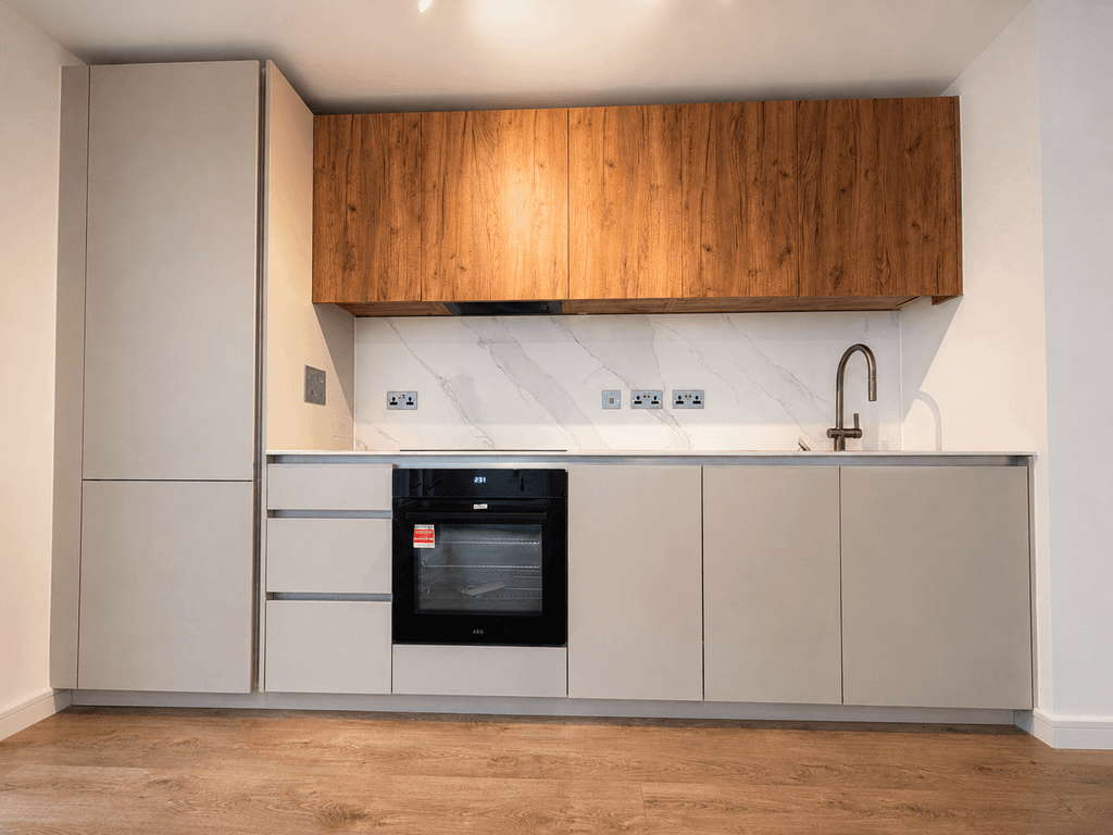 Property photo 2 of 9 Kitchen