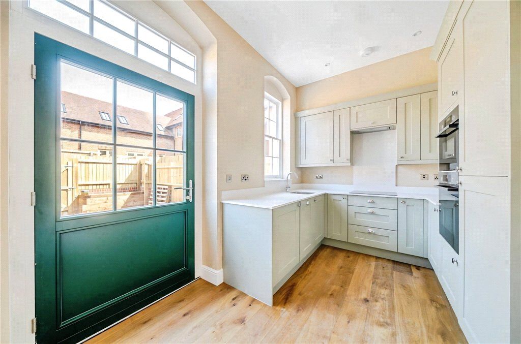 Property photo 2 of 11 Picture No. 02