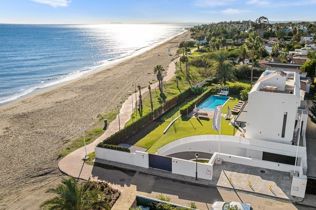 Property photo 1 of 21 Estepona Villa Esestv437 1