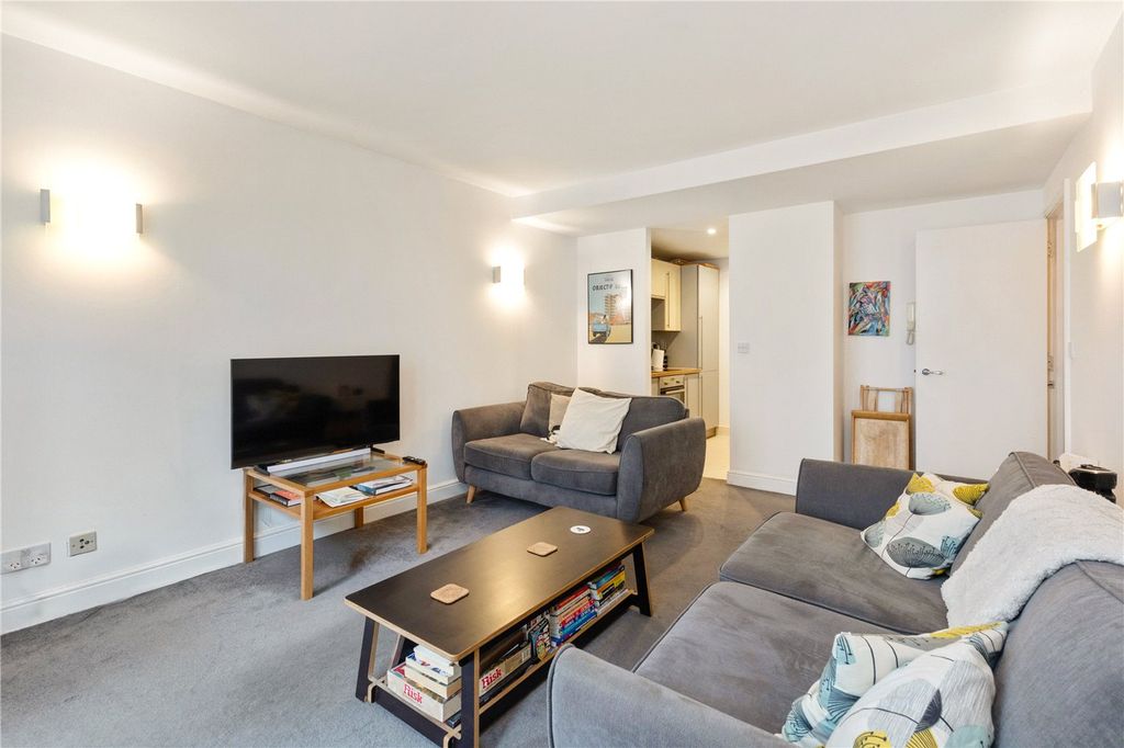 Property photo 3 of 14 Picture No. 17