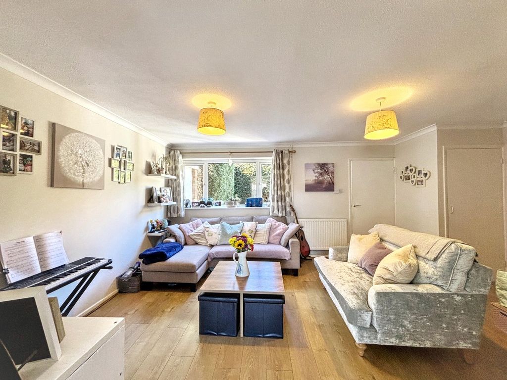 Property photo 2 of 23