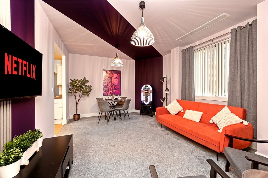 Property photo 2 of 17 Picture No. 06