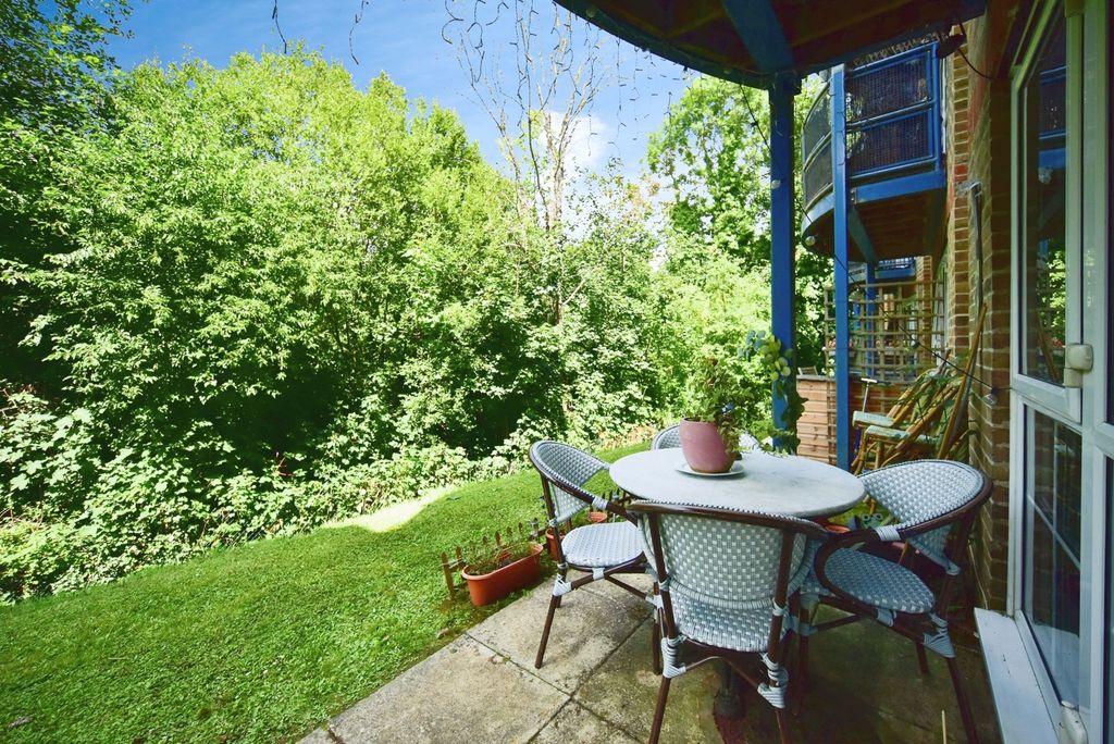 Property photo 2 of 17 Photo