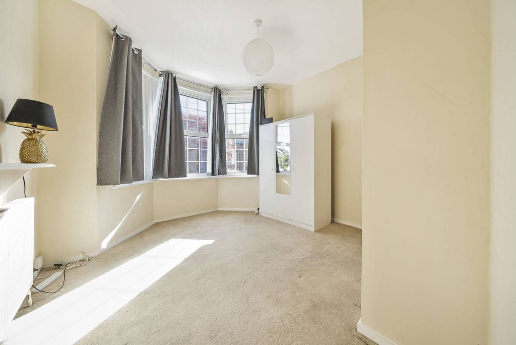 Property photo 2 of 8