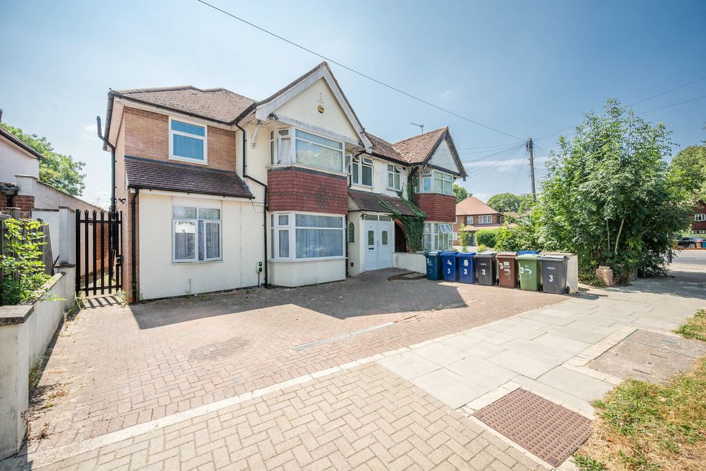 Property photo 2 of 13