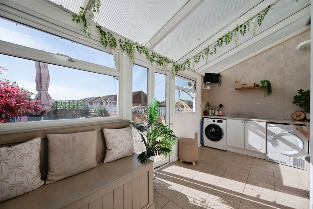 Property photo 3 of 17 Pbox-Img.Jpg