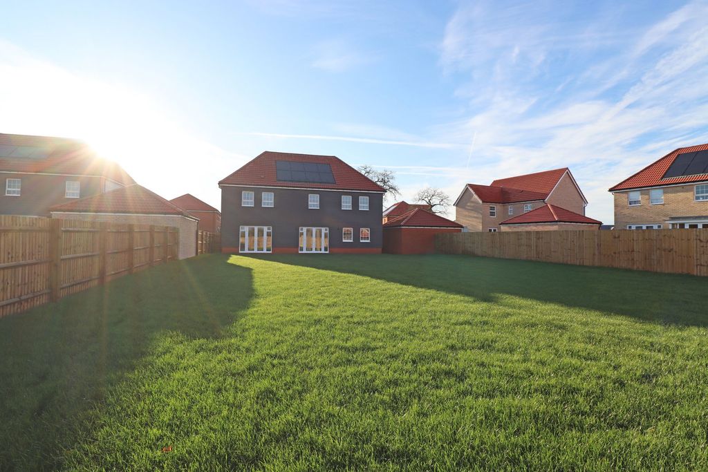 Property photo 3 of 27