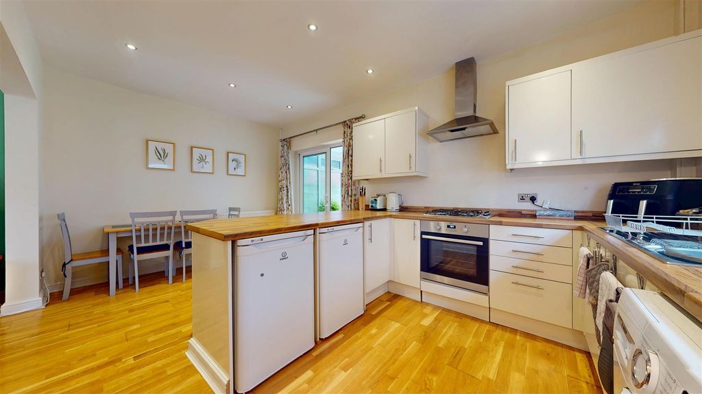Property photo 3 of 23 Mill Lane Kitchen Diner