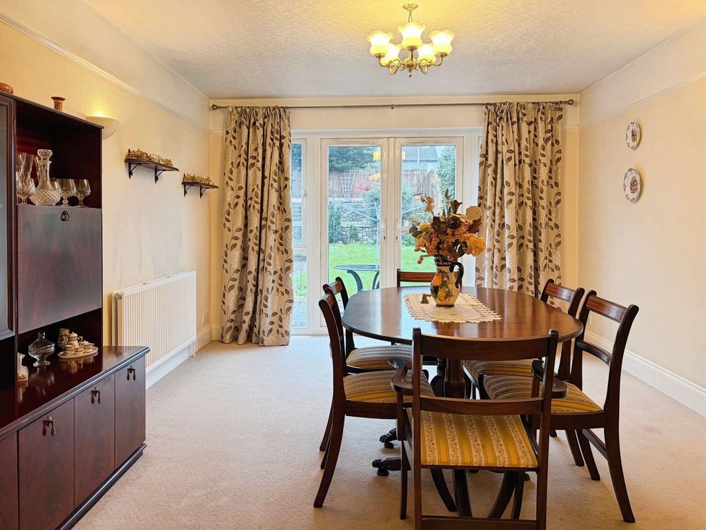 Property photo 2 of 31