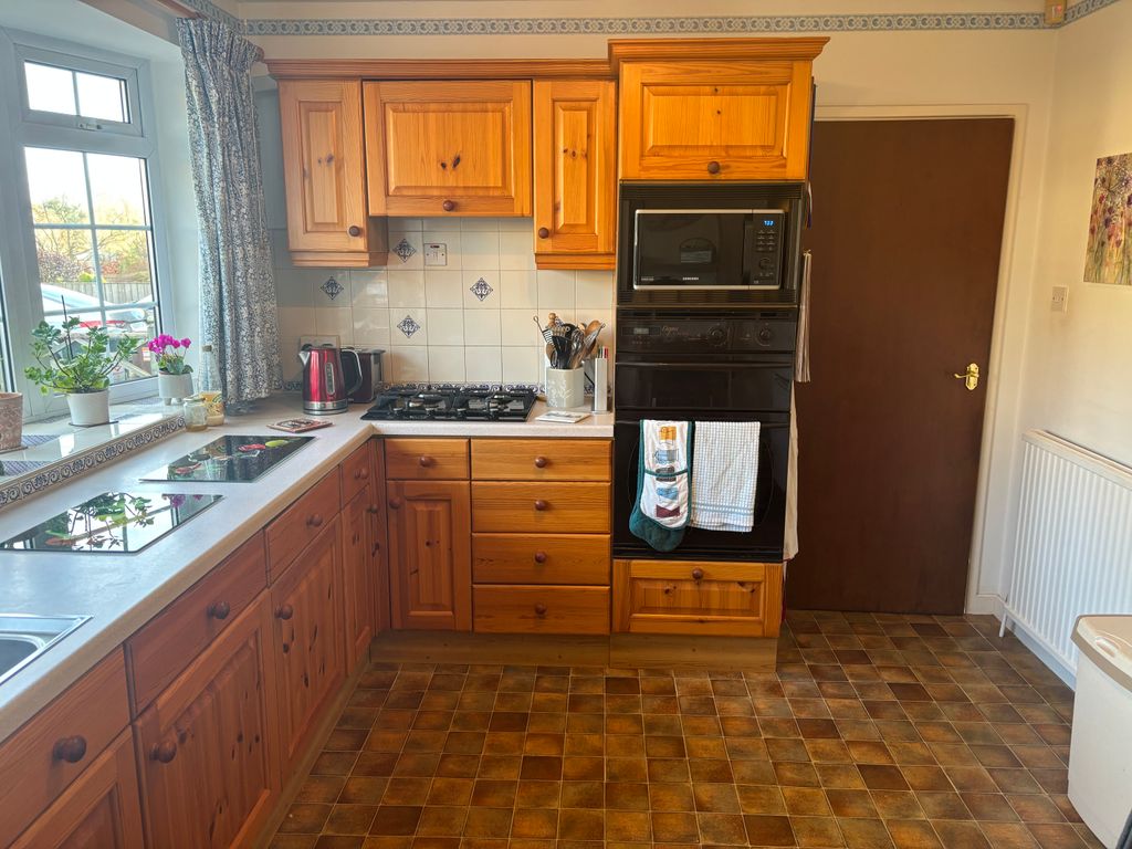 Property photo 3 of 13