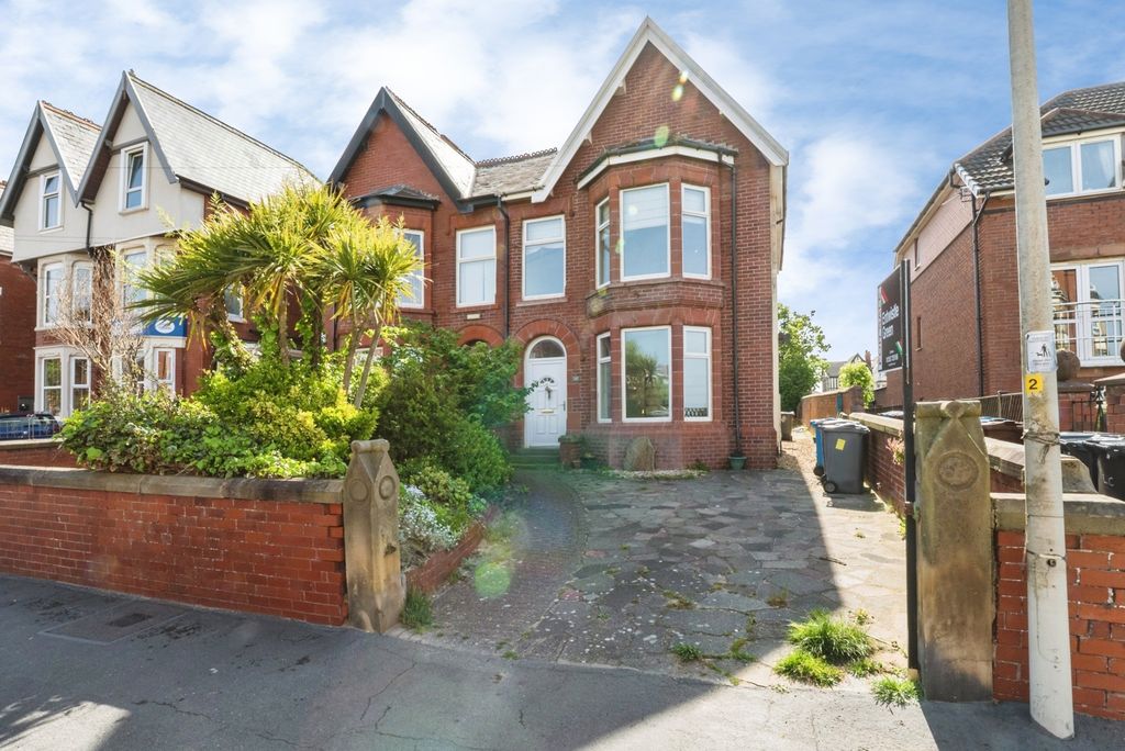 Property photo 1 of 27 Pbox-Img.Jpg
