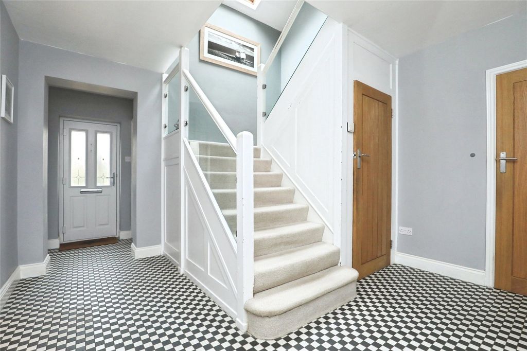 Property photo 2 of 31 Picture No. 48