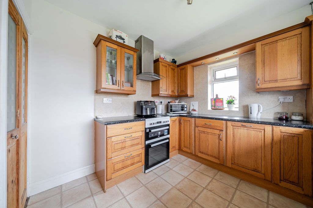 Property photo 3 of 13 Kitchen