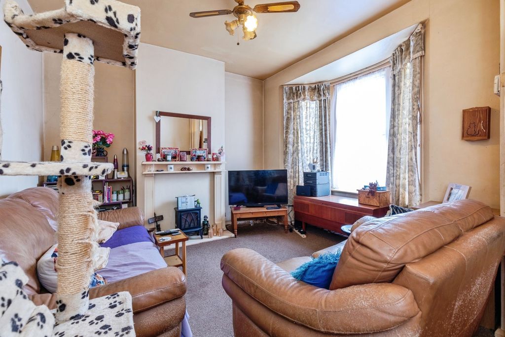 Property photo 3 of 15 Pbox-Img.Jpg