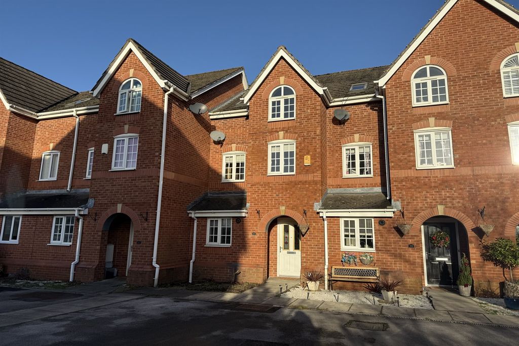 Property photo 1 of 17 (Main)