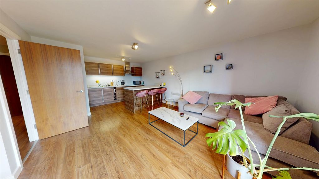 Property photo 2 of 12