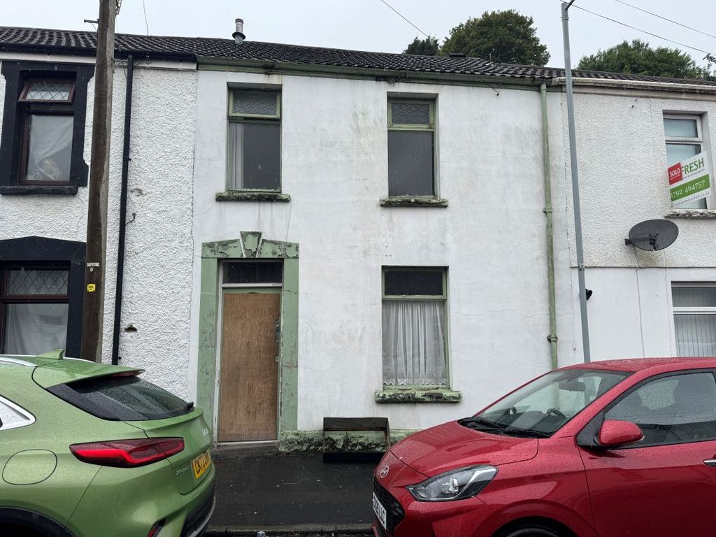 Property photo 2 of 19