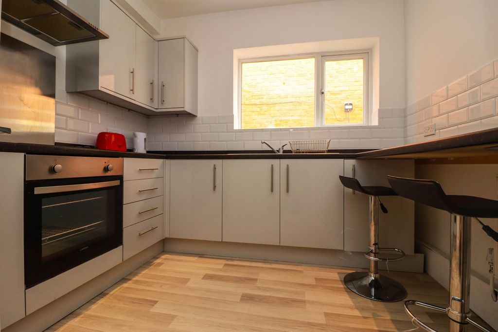 Property photo 2 of 9 Picture No. 04