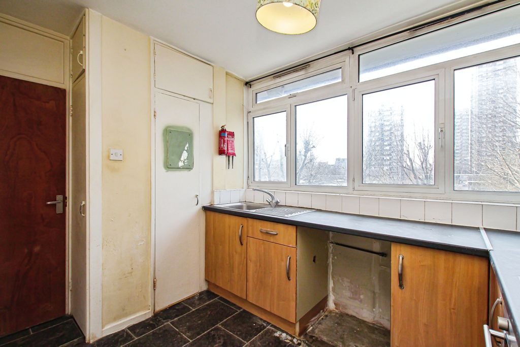 Property photo 3 of 15 Kitchen