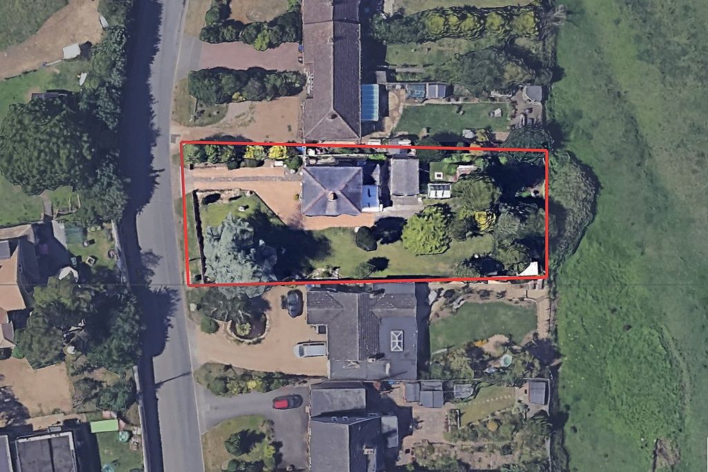 Property photo 3 of 11