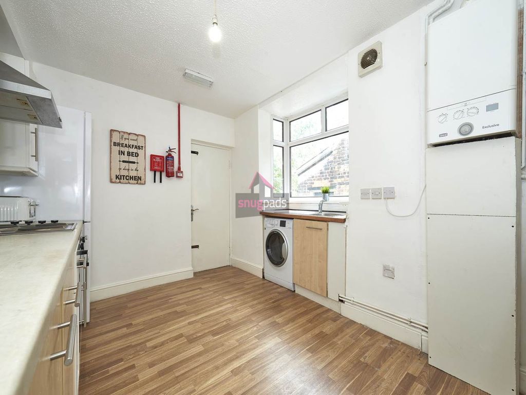 Property photo 2 of 11 2